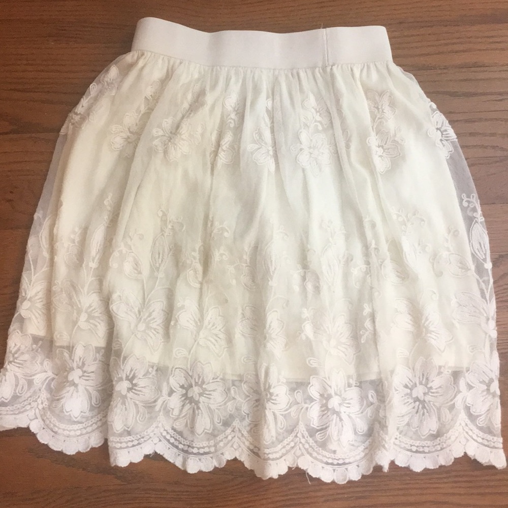 Lace skirt